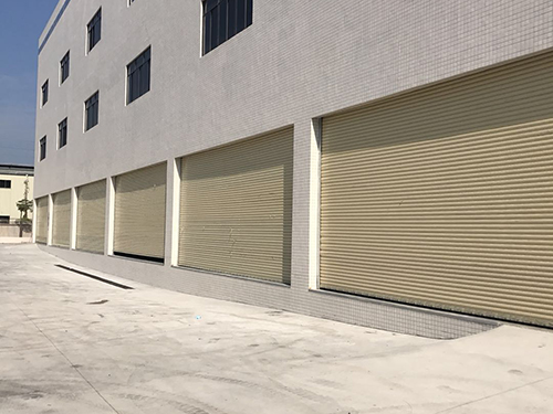 厚街東莞電動卷閘門的安裝性能